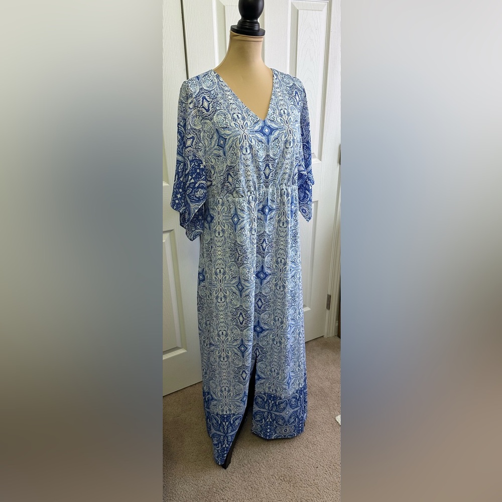 Elegant Blue Patterned Maxi Dress